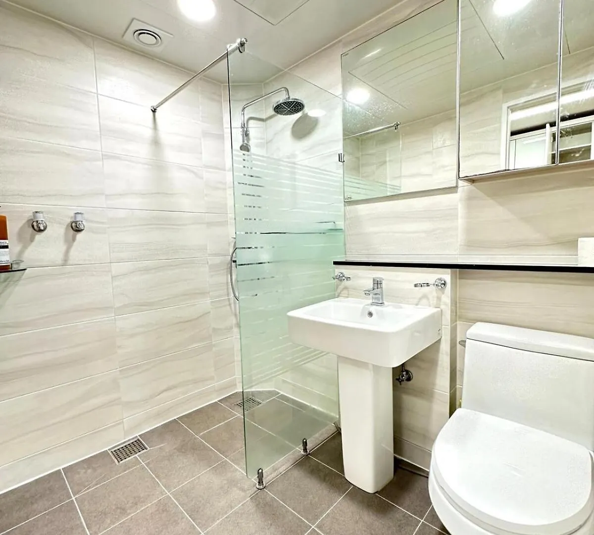 Spacious And Relaxing Duplex Hongik Stn 1Min Seoul Lejlighed